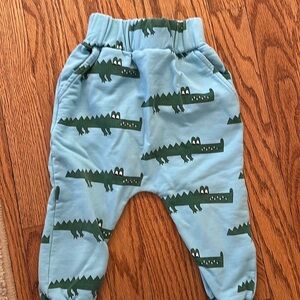 - Hugo Loves Tiki alligator Sweatpants